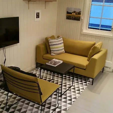 Lysvoldbua Daire Henningsvær