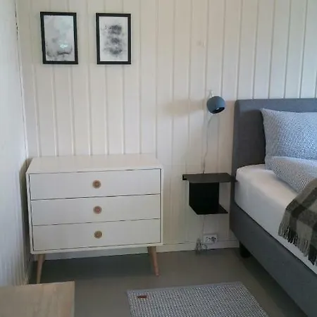 Daire Lysvoldbua Henningsvær